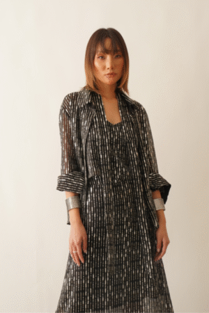 CAMISA GEOGETTE BORDADO PAETE PRATA